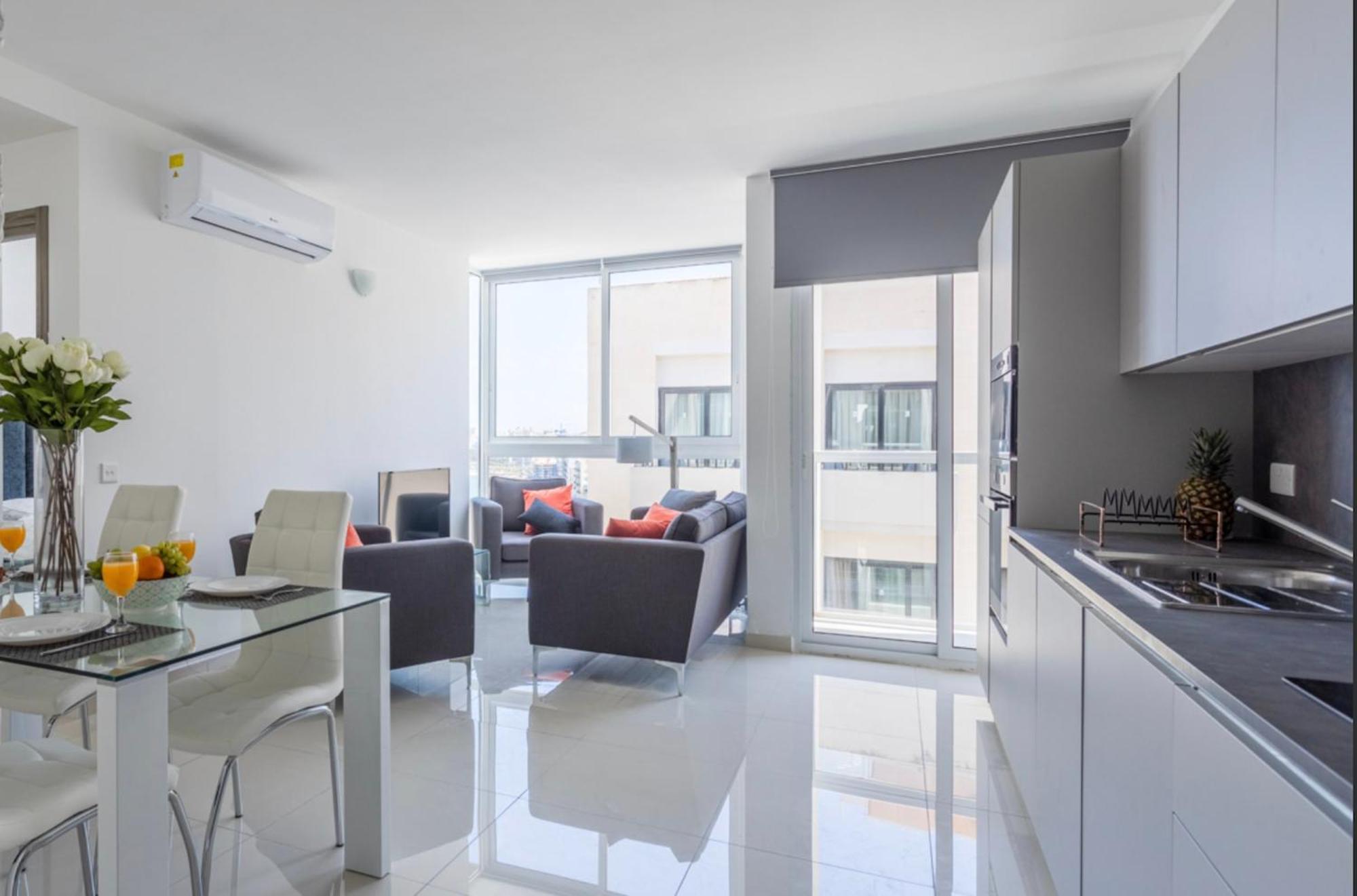 Saint Julian - Lovely Apartment With Terrace - Cityapartmentstay Saint Julian's Luaran gambar